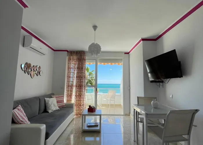Roca Chica. Studio - First Line Beach