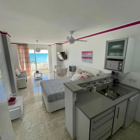 Roca Chica. Studio - First Line Beach Torremolinos Exterior photo