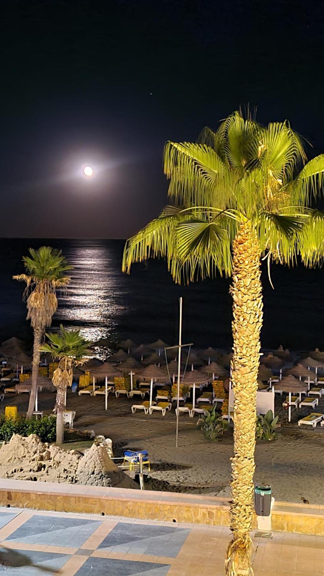 Roca Chica. - First Line Apartament Torremolinos